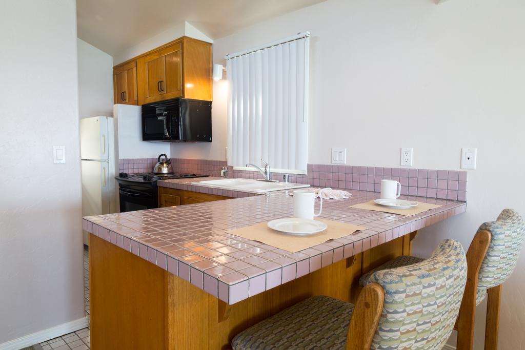 Wave Crest Resort Del Mar Room photo